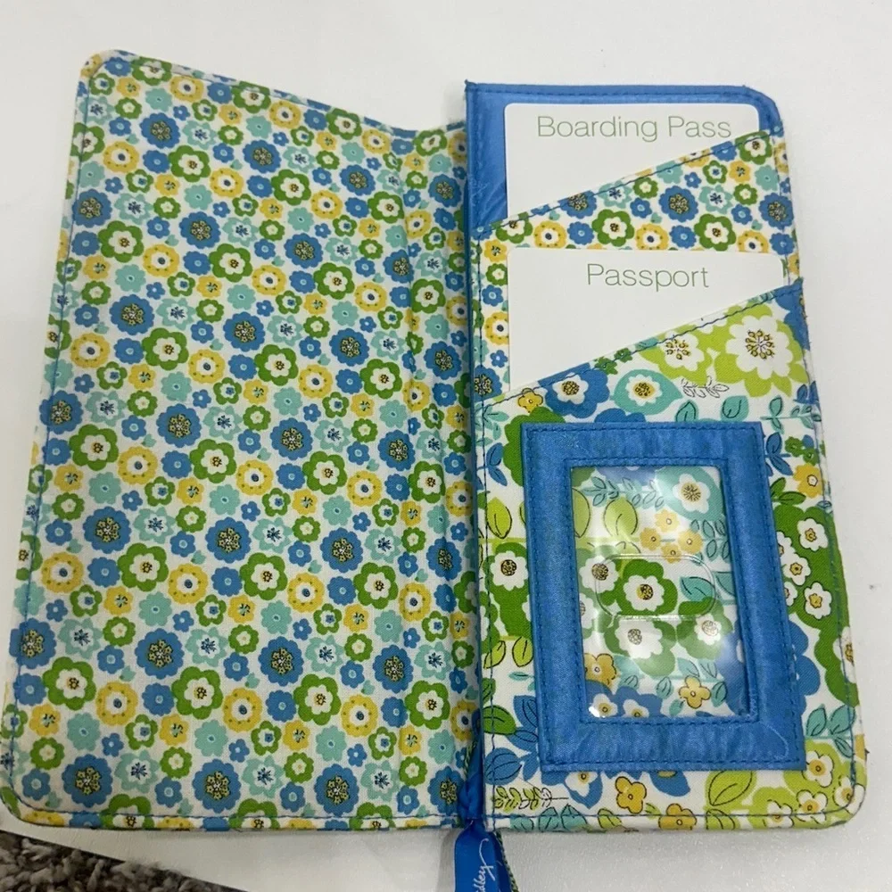 Vera Bradley English Meadow Travel Wallet.NWT - Picture 7 of 8